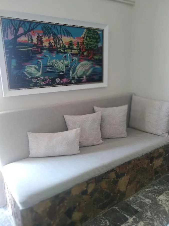 아파트 Seaside Home 레팀노